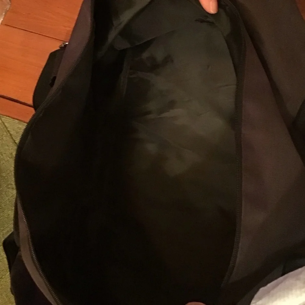 NWOT Prestige Travel Duffle Bag in Black.